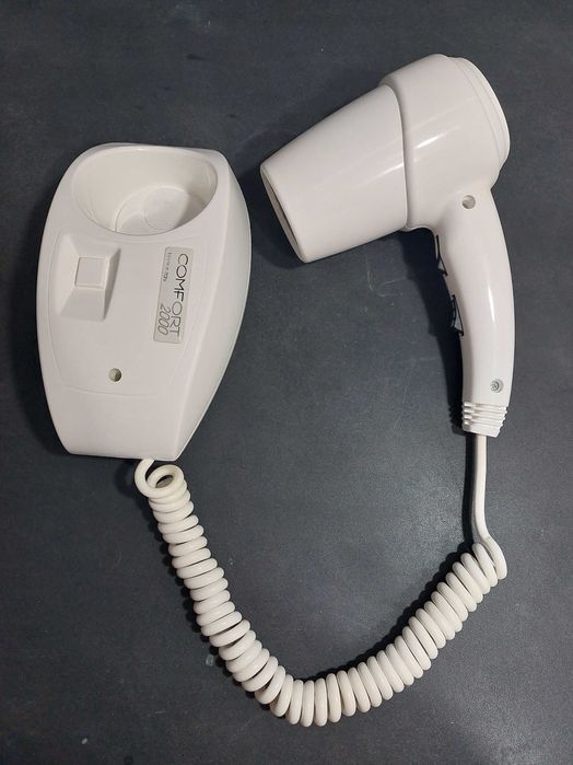 Uscator de par, montaj pe perete, 1300W, 3 trepte