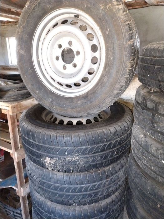 Roti cu cauciucuri Mercedes sprinter
