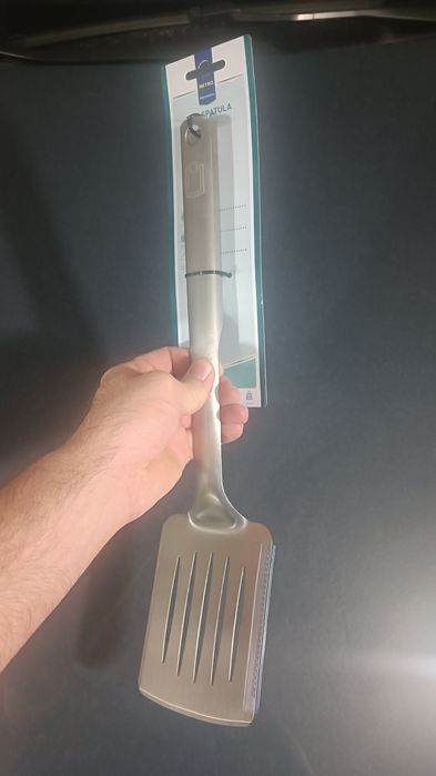 Шпатула за барбекю