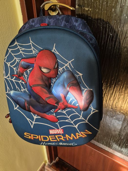 Vând Ghiozdan SPIDERMAN Marvel 120 lei