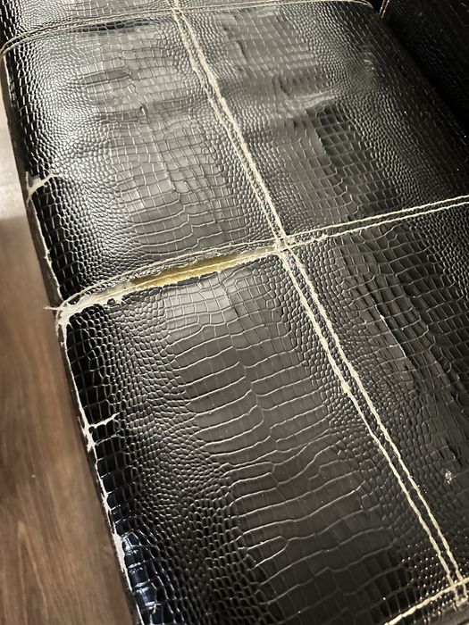 Кухонный уголок и стол со стульями