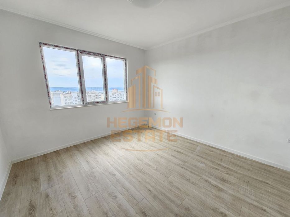 Продава се Четиристаен апартамент в Варна, Възраждане 2 - 90 кв.м за 1999 €/кв.м - Снимка #4