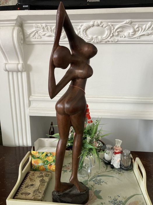 Африканская фигура в единичном экземпляре
