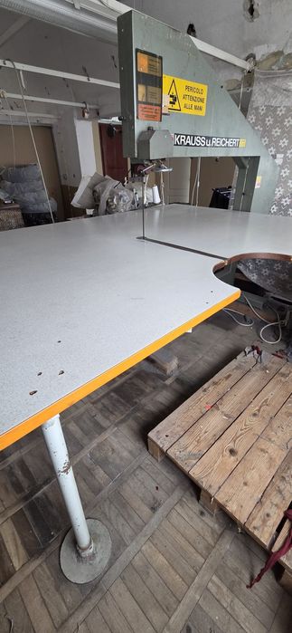 Vând mașini de cusut industriale,Triploc,Yuki,simple.