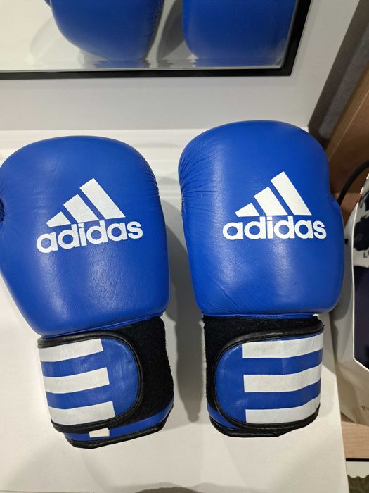 Боксёрские перчатки