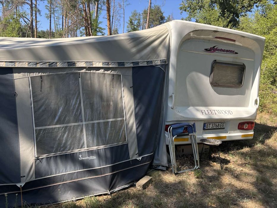 Продавам каравана колчестър 520
