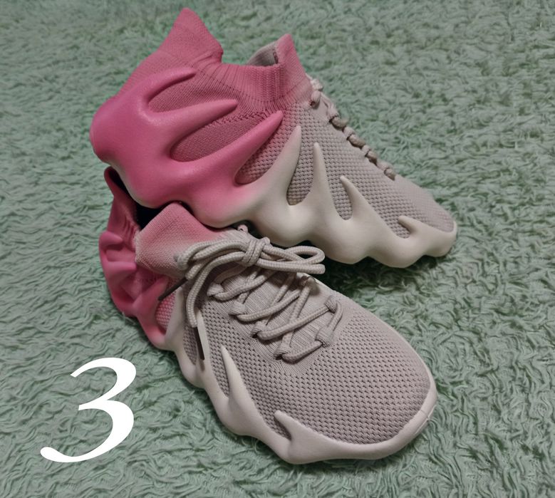 Спортивные кроссовки)))