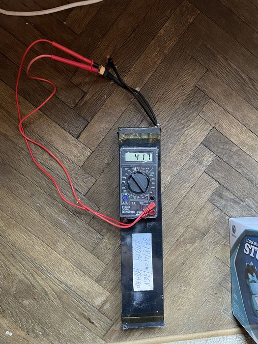 Vind baterie trotineta electrică de 36v-10,4ap,300lei,cele pentru bicicletă (E-bike)sunt 450lei.