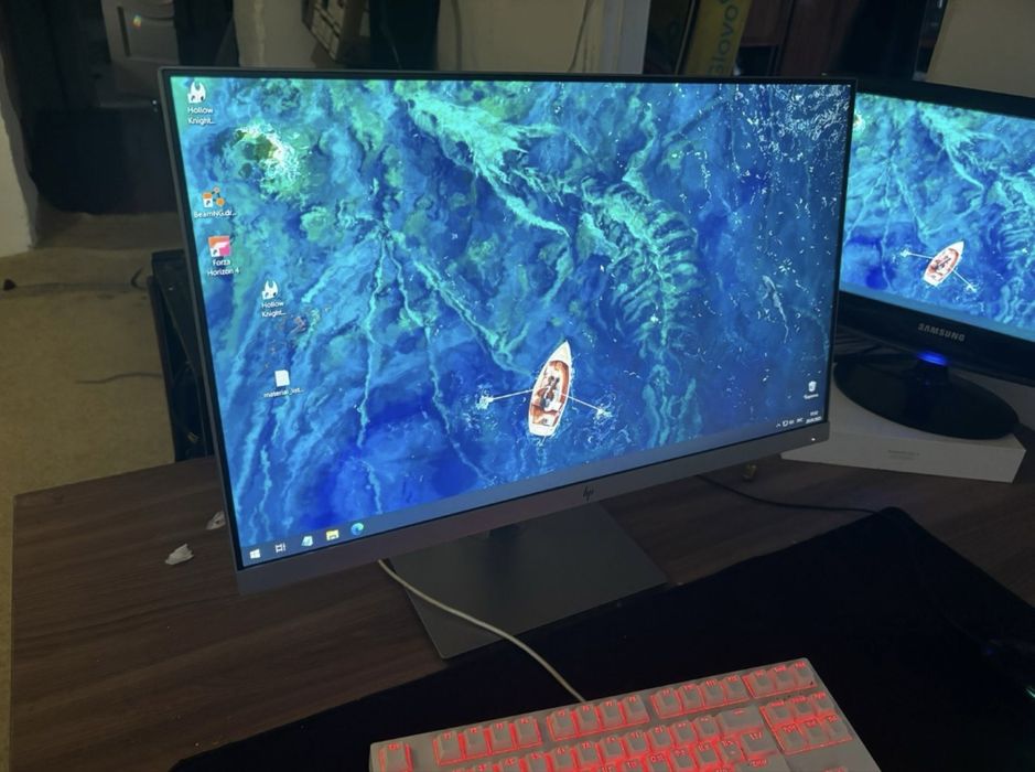 Монитор HP 243  .