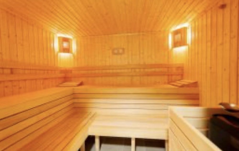 Продава хотел в гр. Павел баня