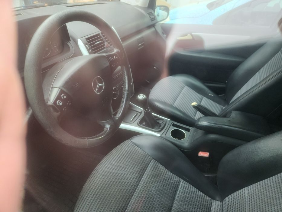 Мерцедес а180 2.0d