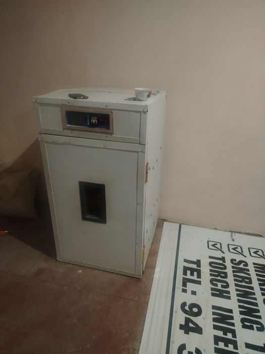 Inkubator sotiladi 350 ta tuxum ketadi