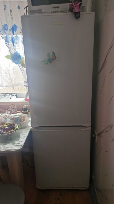 Холодильник бирюса.