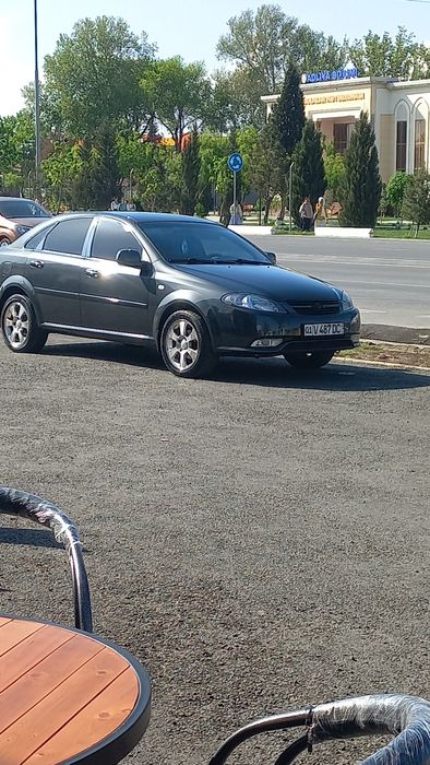 Авто жентра мокрый асфальт