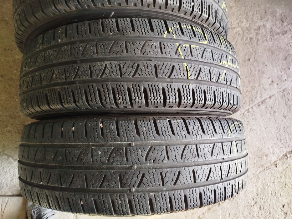 Anvelope 215/75/16C  Pirelli