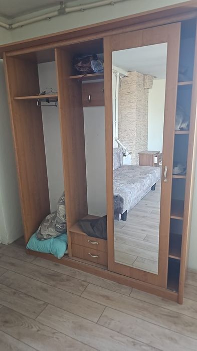 Диван и шкаф бесплатно