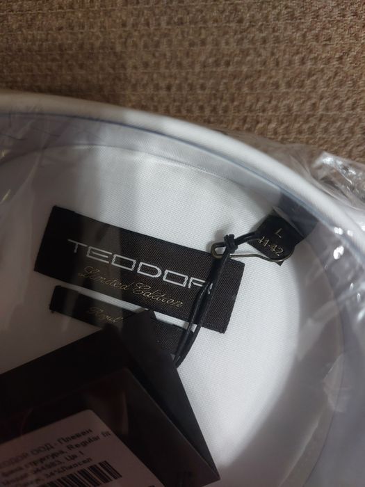 Чисто нови мъжки ризи