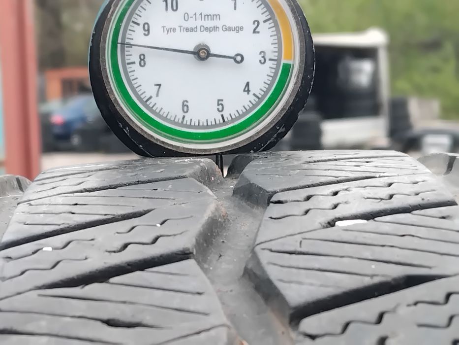 Бусови гуми 215 65 16 С Ц Ханкук Hankook.
Налични са 4 броя - нов внос. Не са нови! Посочената цена е за един брой гума. Без коментар на цената. 43 го