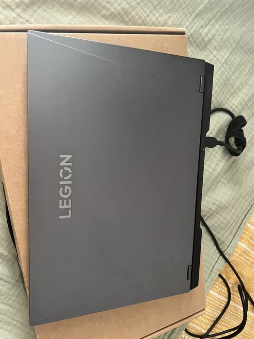 Vând Lenovo Legion 5 Pro 16ARH7H, laptop gaming/performanță în stare foarte bună, folosit cu grijă.