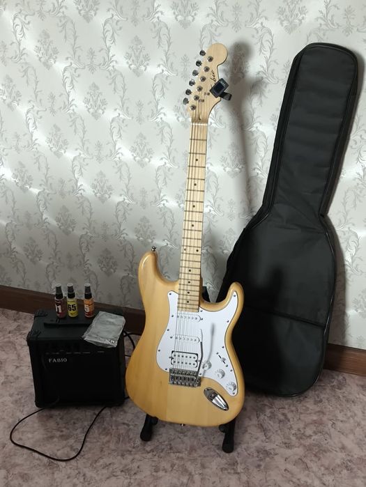 Продам электрогитару