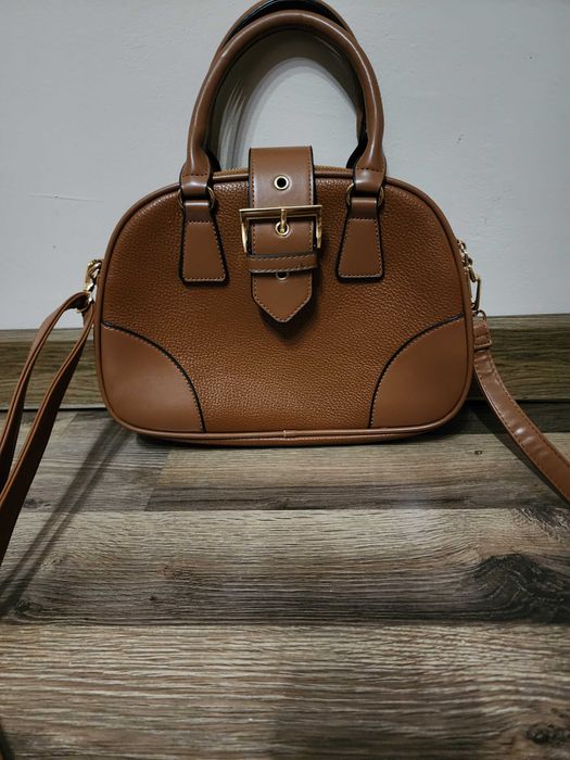 Дамска чанта  в кафяв цвят