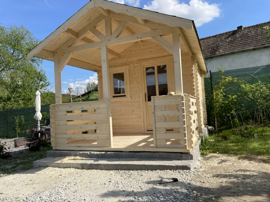 Case de grădină, de vacanță și de locuit din lemn de înaltă calitate.