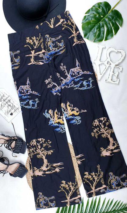 Pantaloni ZARA cu etichetă