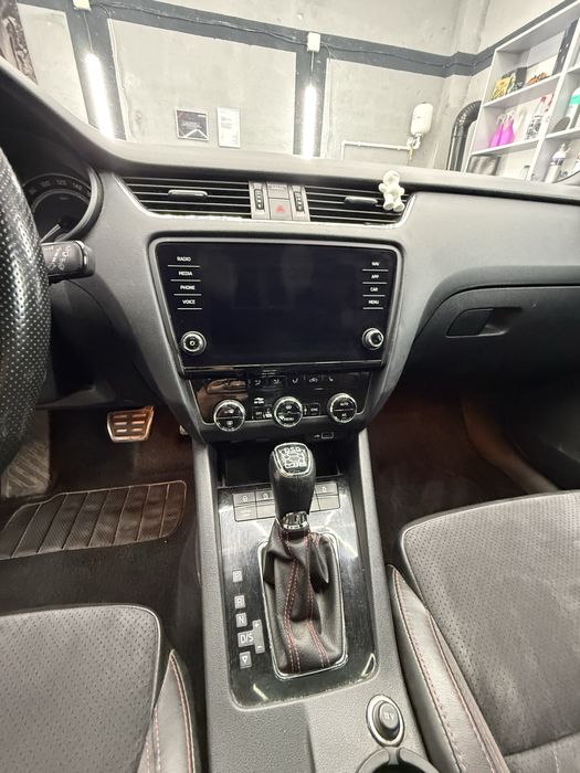Skoda Octavia VRS Canton / distronic / trapa