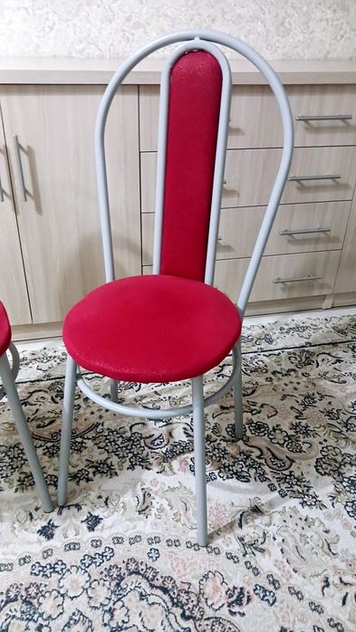 Стулья новые бордовые и серые