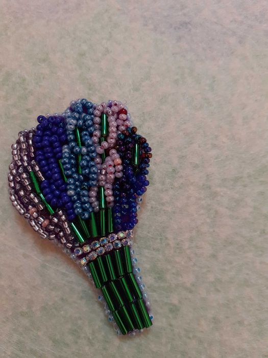 Брошки из бисера