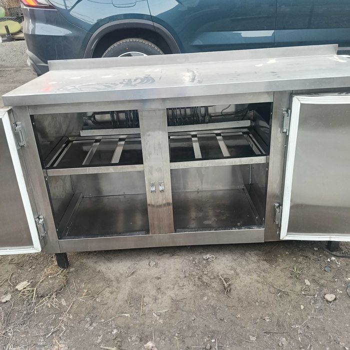 Холодильный стол