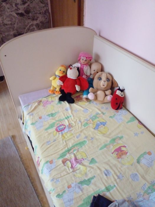 Продавам детска кошара запазена