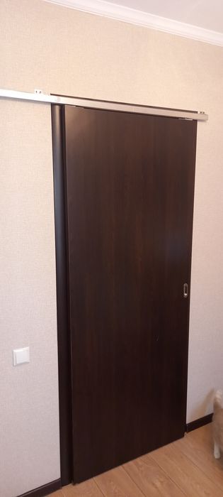 Двери межкомнатные б/у