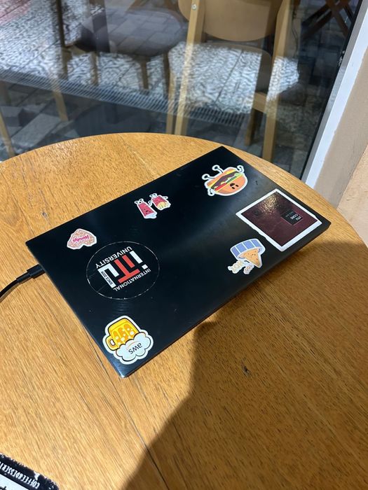 Продам комплект: Asus Zenbook 14 + iPhone 13.