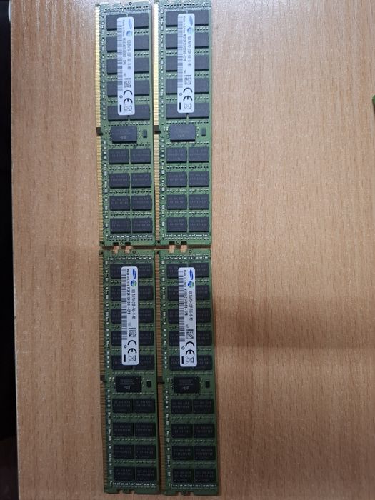 Samsung DDR4 16 gb M393A2G40DB0-CPB