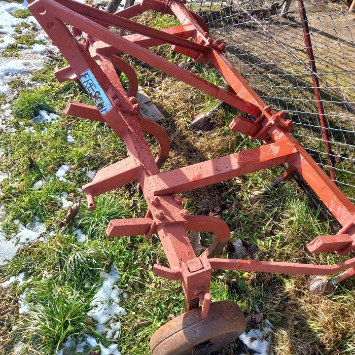 De vânzare plug și scarificator