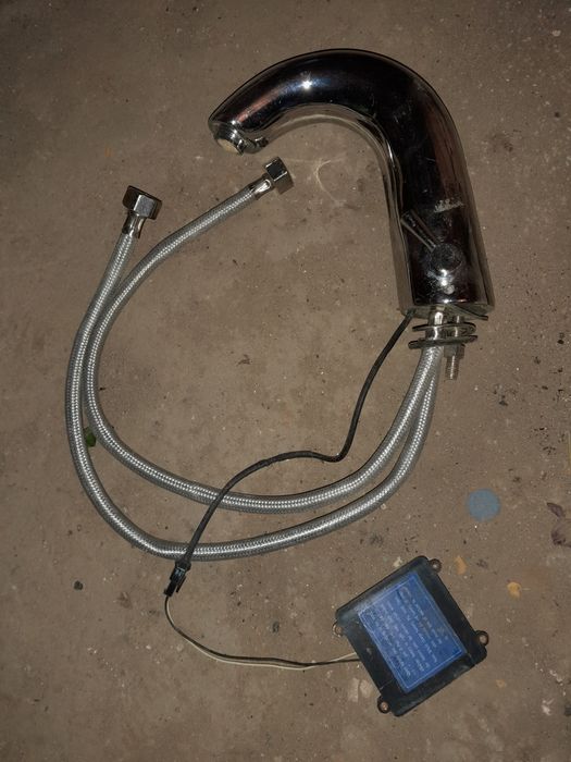 Baterie lavoar cu senzor, defecta