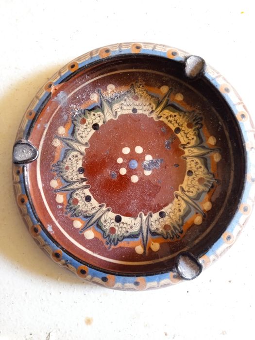 Продавам употребявани пепелници.