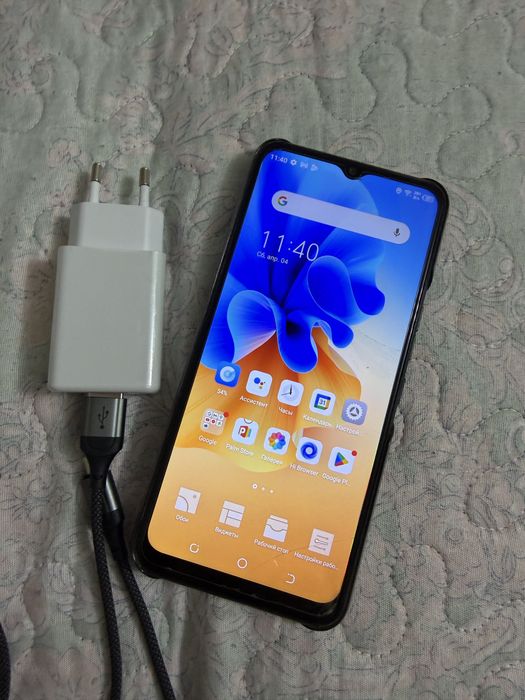 Телефон Tehno Spark