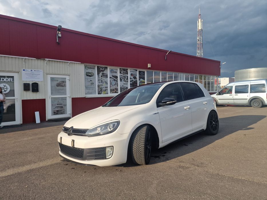 VOLKSWAGEN Golf 2010 — imagine 4
