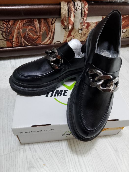 Продам обувь новую 39 размер