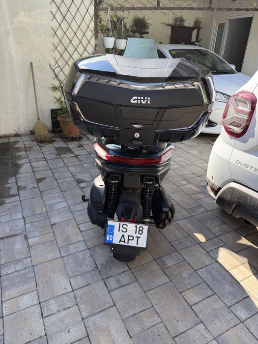 PIAGGIO MP3 530 EXCLUSIVE 2023 – 4.500 km (Achiziționat de nou din România)
