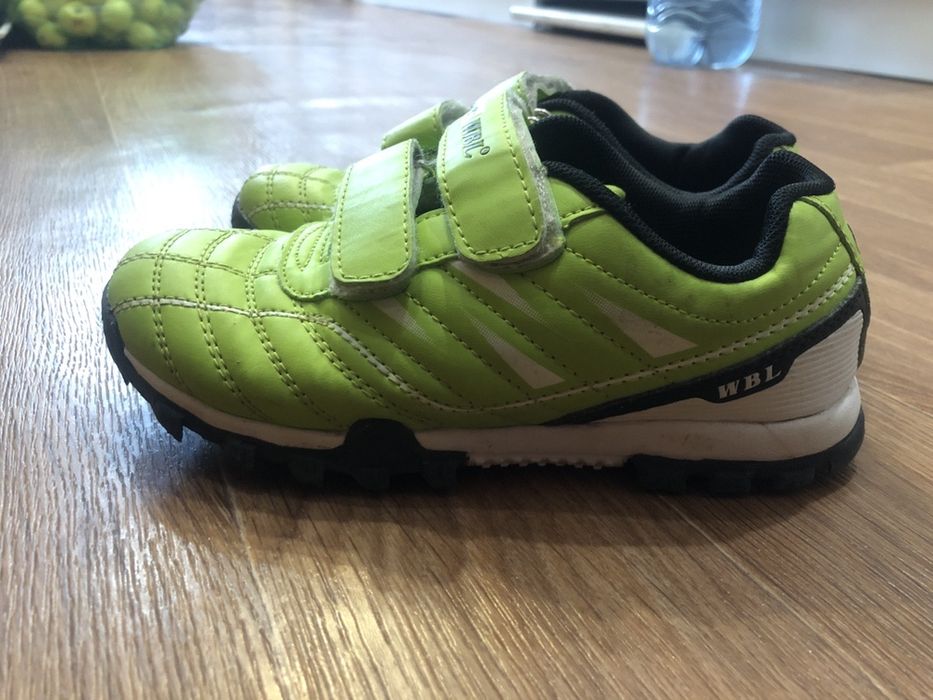 Продам кроссовки