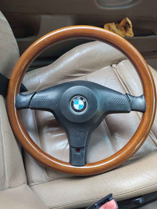 Деревянный руль на БМВ Е32 Е34 Е36 Е38 Е39