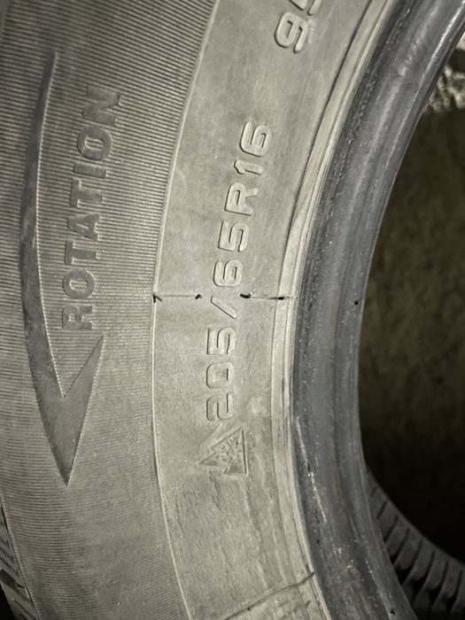 Продам шины 205,65 р16 шипы