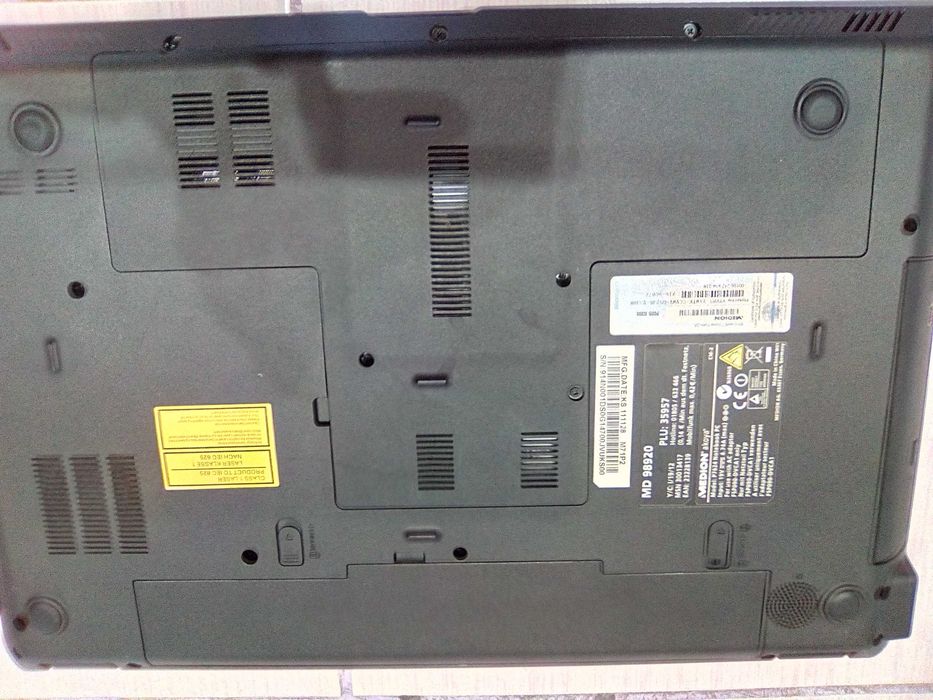 Лаптоп MEDION AKOYA Notebook P7624 MD 98920 - 4 процесора