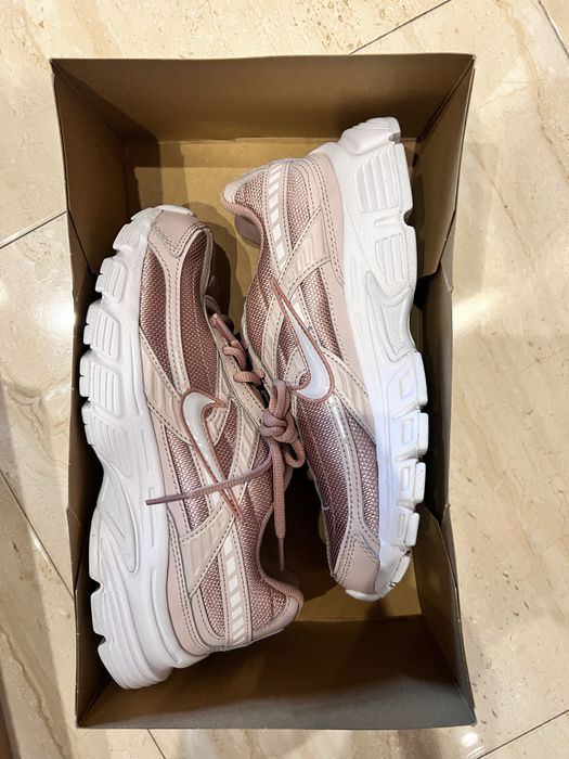Дамски маратонки Nike Iniator