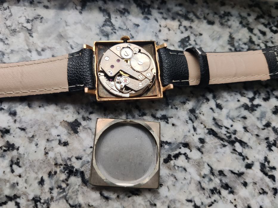 Ceas mecanic Phillipe rectangular.