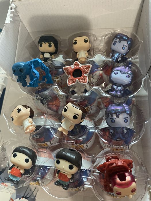 Киндер очень странные дела