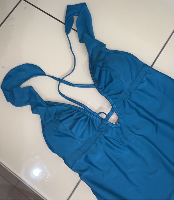 Costum de baie nou